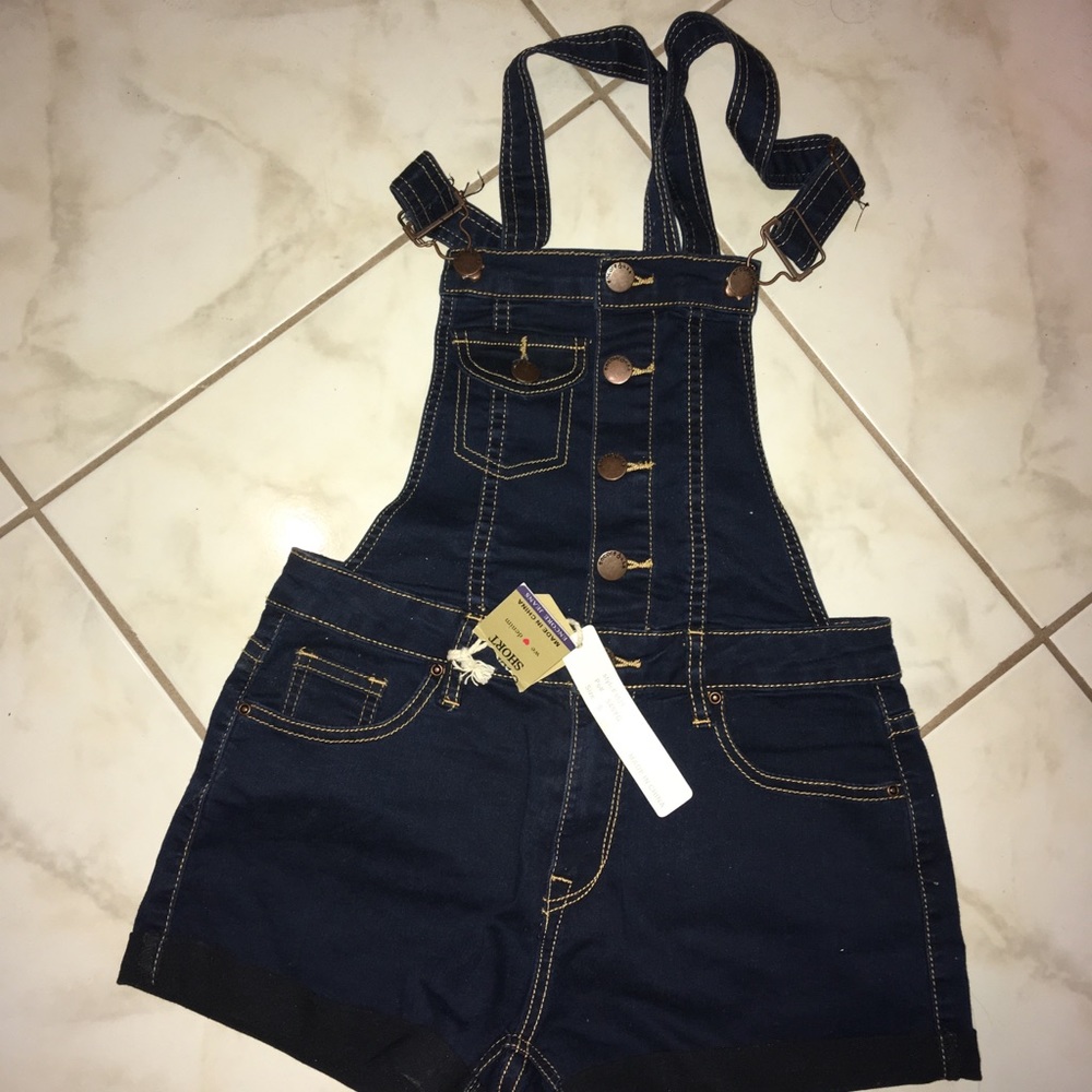 Overall shorts